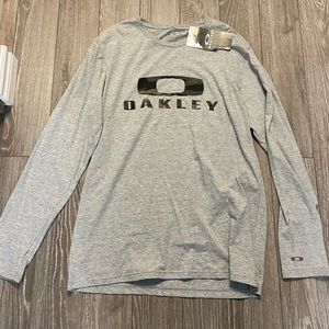 Mens Oakley L/S size Large